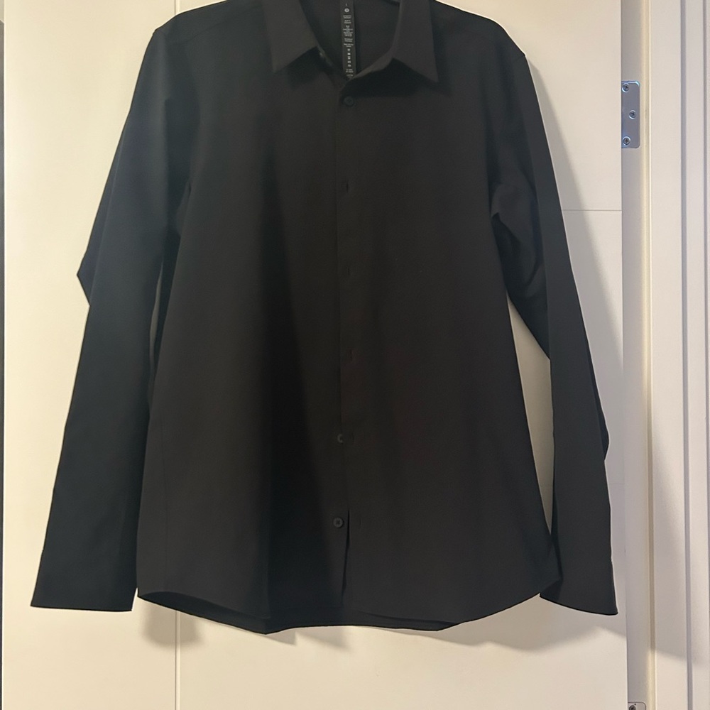Lululemon Men's Black Long Sleeve Shirt